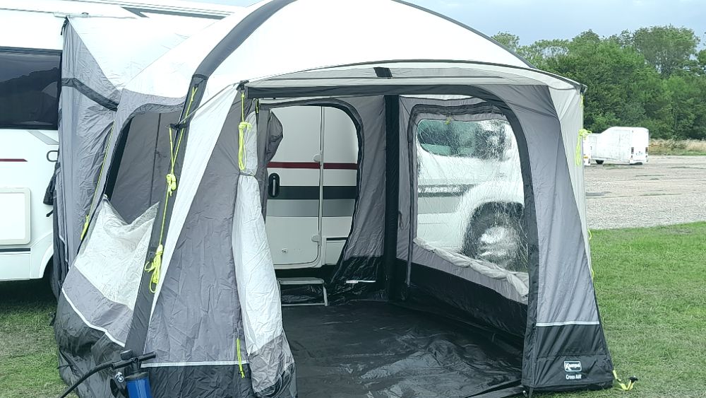 KAMPA CROSS-AIR Inflatable Drive-Away style awning